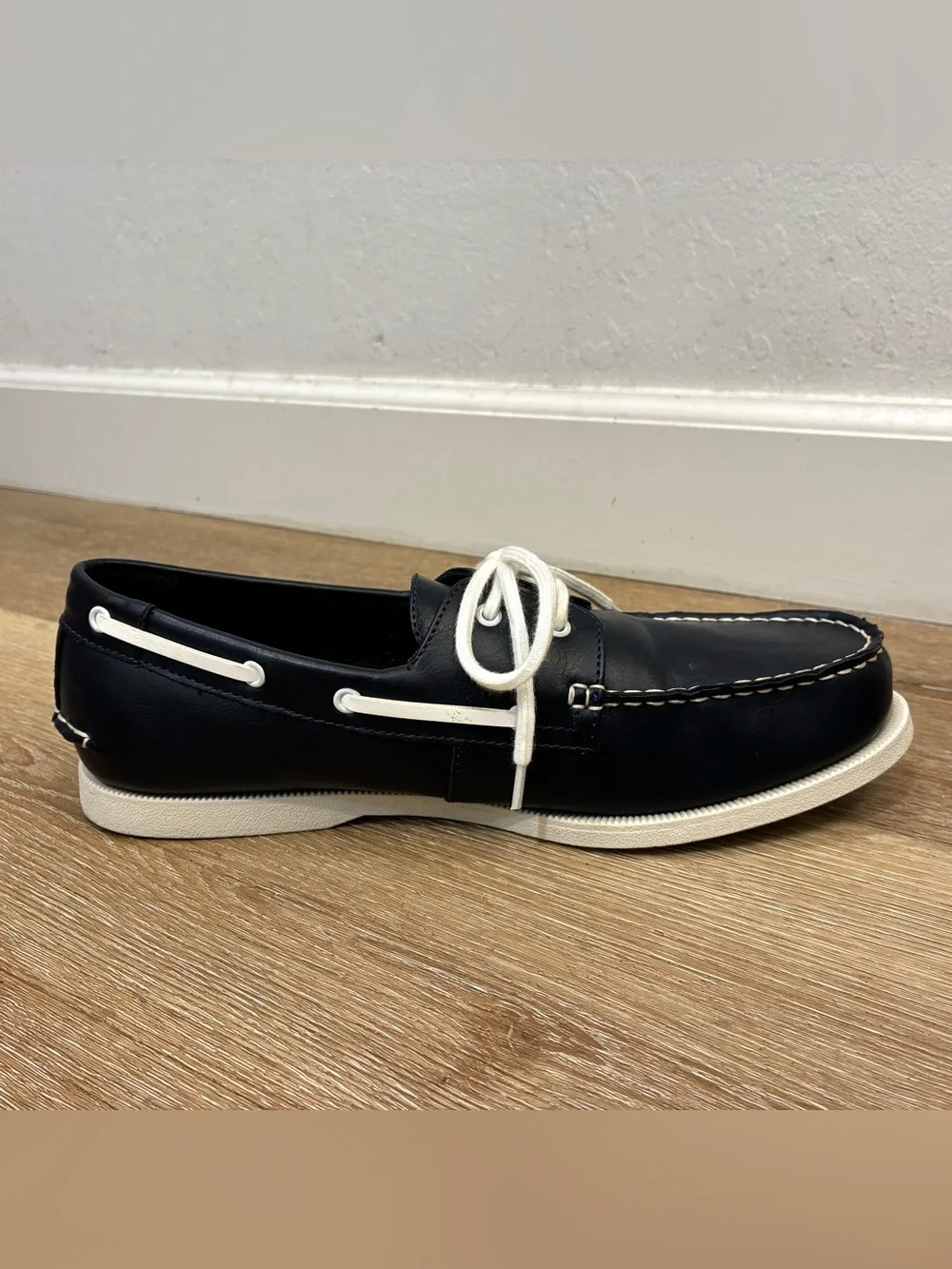 Club Room Men’s Elliot Boat Shoes Size 11 Color: Navy Excellent Condition
